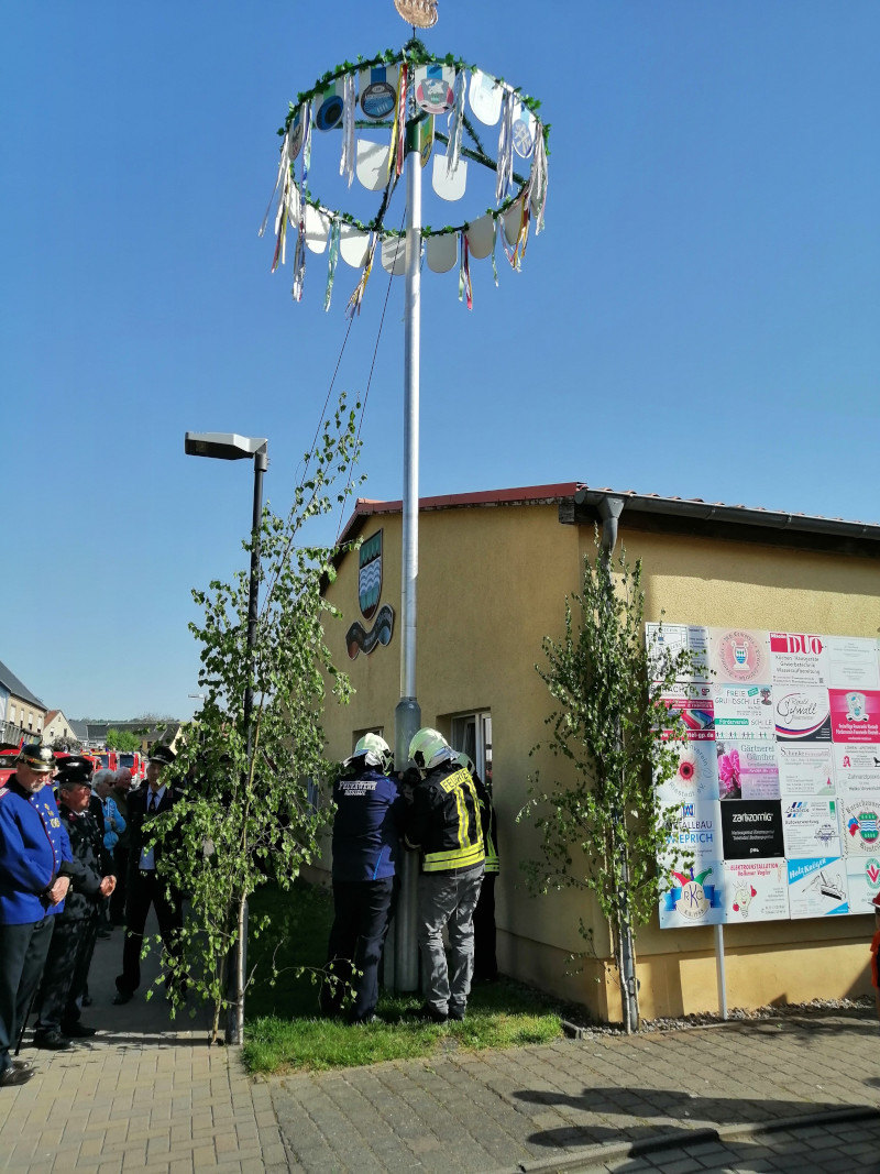 Maibaumsetzen_24_3
